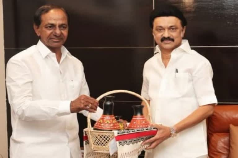 KCR with MK Stalin  (Photo: ETV Bharat)