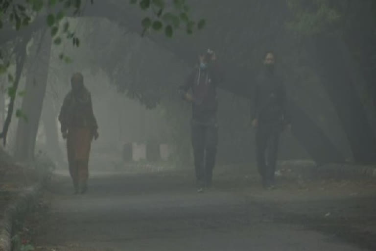 Pollution today: Air quality in Delhi, Noida in 'very poor' category