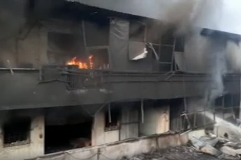 Major fire breaks out in 10 plastic godowns at Bhiwandi