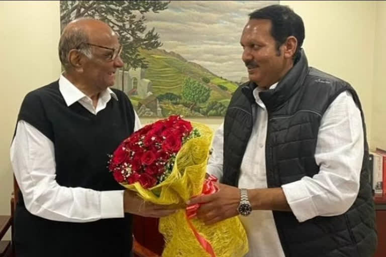 Udayanraje Bhosale meets Sharad Pawar