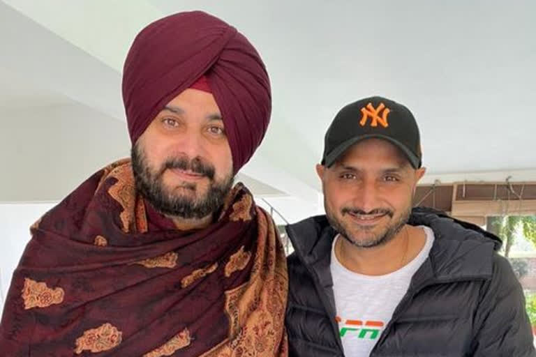 ਨਵਜੋਤ ਸਿੱਧੂ ਨੇ ਕ੍ਰਿਕੇਟਰ ਭੱਜੀ ਨਾਲ ਸ਼ੇਅਰ ਕੀਤੀ ਫੋਟੋ