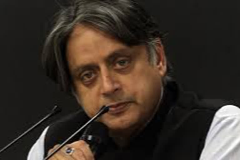 Shashi Tharoor not appearing in Nair Women defamation case  കോടതയിൽ ഹജരാകാതെ ശശി തരൂർ  ദി ഗ്രേറ്റ് ഇന്ത്യൻ നോവൽ' എന്ന പുസ്‌തകത്തിലൂടെയാണ് ശശി തരൂര്‍  Shashi Tharoor's defamatory statement against Nair women