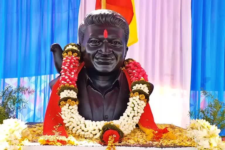 Black stone Puneeth Rajkumar Statue