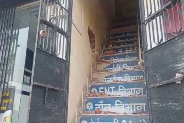 Theft in Surat : સીસીટીવી તોડી દુકાનમાં બાકોરું પાડીને 16.05 લાખની ચોર ચોરી કરી ફરાર