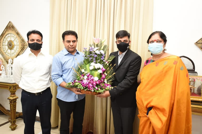 KTR on Warangal Tech Center