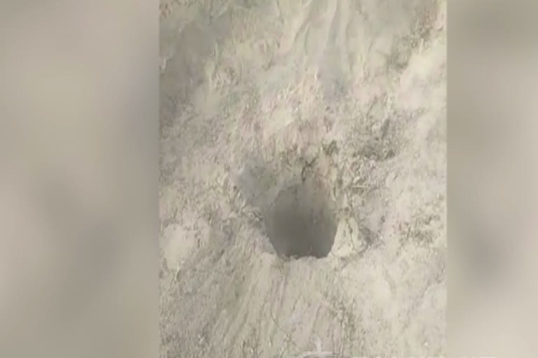 1-year-old-girl-falling-in-deep-borewell-in-chhatarpur