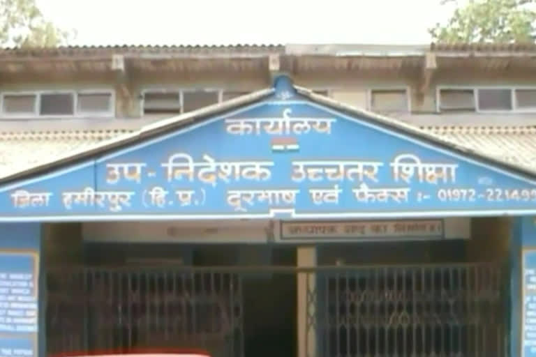 Student slaps teacher in hamirpur