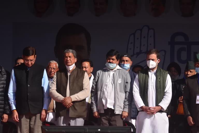rahul-gandhi-meets-congress-leaders-after-rally-in-dehradun
