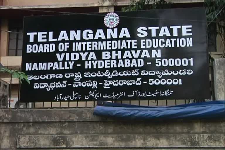 Student unions besiege Telangana Inter Board office