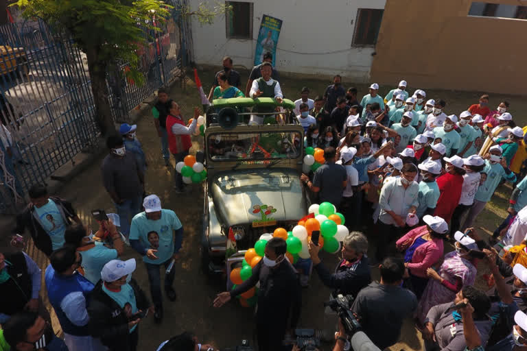 kmc-election-2021-colorful-rallies-of-tmc-in-last-day-campaign