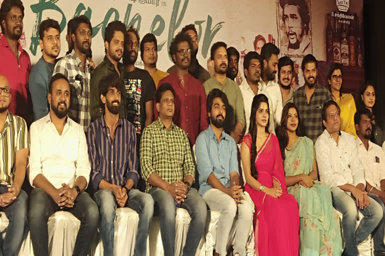 gv prakash happily say thanks  பேச்சிலர் அனைவருக்குமான வெற்றி.  சதீஷ் செல்வகுமார் இயக்கிய படம்  ஜீ.வி.பிரகாஷ்குமார் நன்றி விழாவில் வாழ்த்துகள்