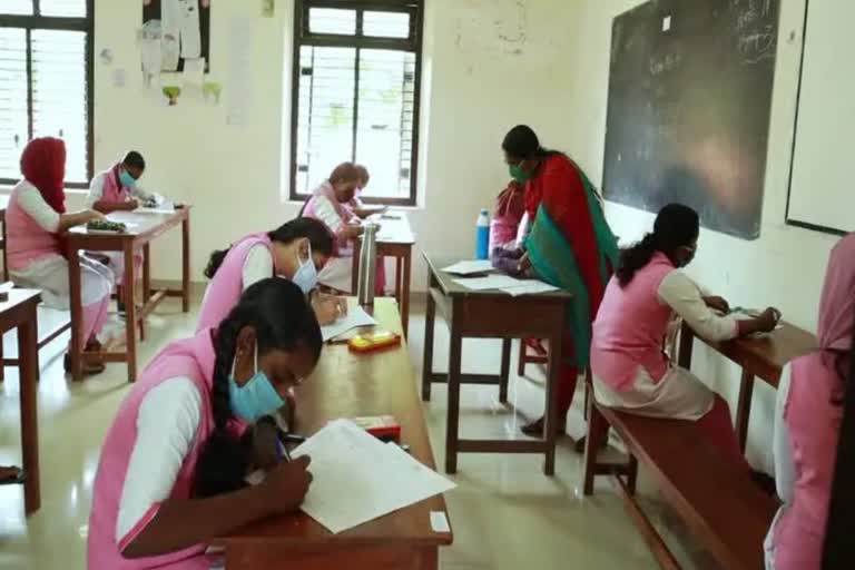 Christmas holidays for schools in Kerala  സ്‌കൂളുകള്‍ക്ക് ക്രിസ്തുമസ് അവധി  വിദ്യഭ്യാസ സ്ഥാപനങ്ങള്‍ക്ക് ക്രിസ്മസ് അവധി പ്രഖ്യാപിച്ചു