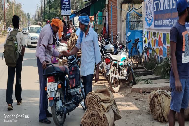 Shortage of gunny bags in Jagdalpur