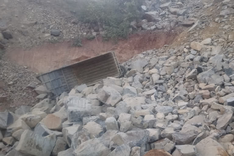 Tipper Bolta in Hanamkonda Quarry, quarry incident