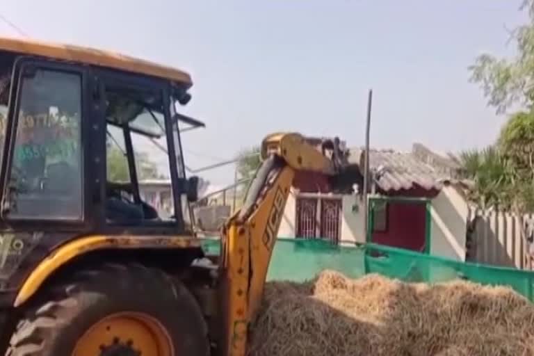 Houses demolished in Guntur