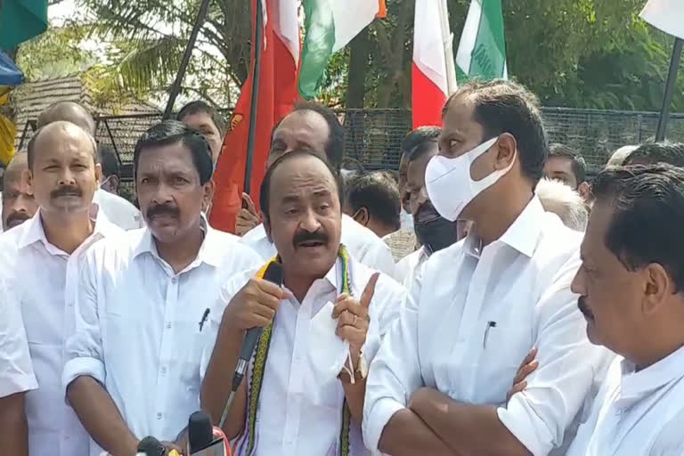 കെ റെയിൽ പദ്ധതി വിഡി സതീശന്‍  vd satheesan against ldf govt on k rail  udf protest over k rail project  അതിവേഗ റെയില്‍ പാത യുഡിഎഫ് പ്രതിഷേധം  യുഡിഎഫ് കലക്‌ടറേറ്റ് മാർച്ച്