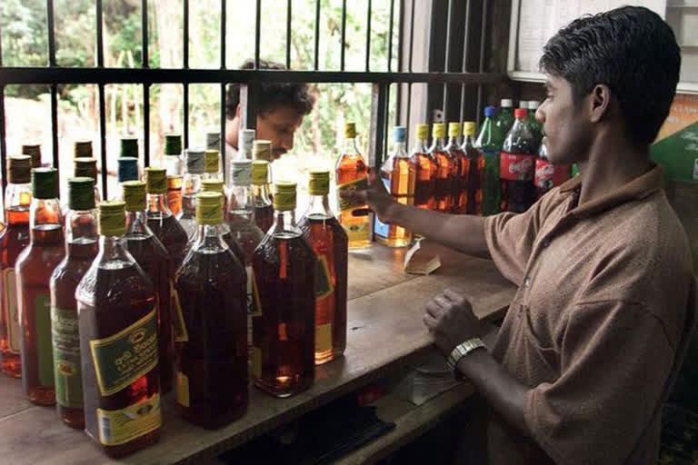Liquor Rates Reduced in AP: మందుబాబులకు శుభవార్త.. మద్యం పన్ను రేట్లలో మార్పులు