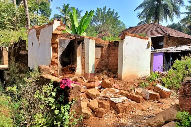 Two women died due to toilet wall collapse