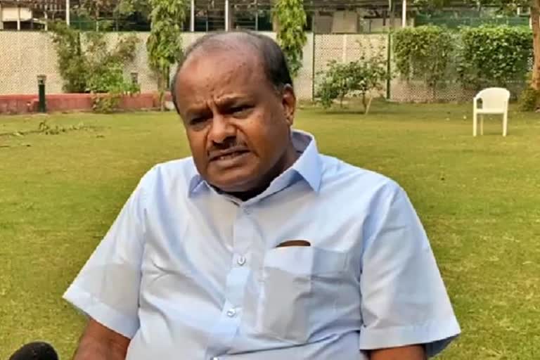 HD Kumaraswamy slapped ramesh kumar