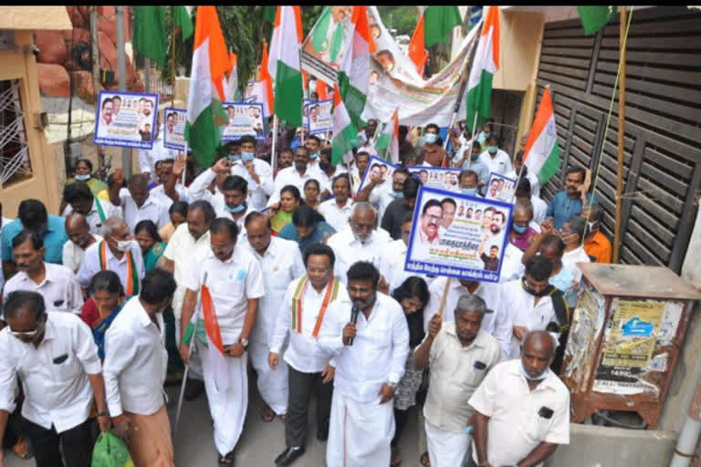 Congress against BJP  BJP spread offense about minorities  chennai rally against bjps financial activities  சிறுபான்மை மக்களின் மீது தவறான கருத்து  பாஜக மற்றும் ஆர்எஸ்எஆஸின் வேலை  மக்கள் விழிப்புணர்வு பிரச்சார நடைபயணம்