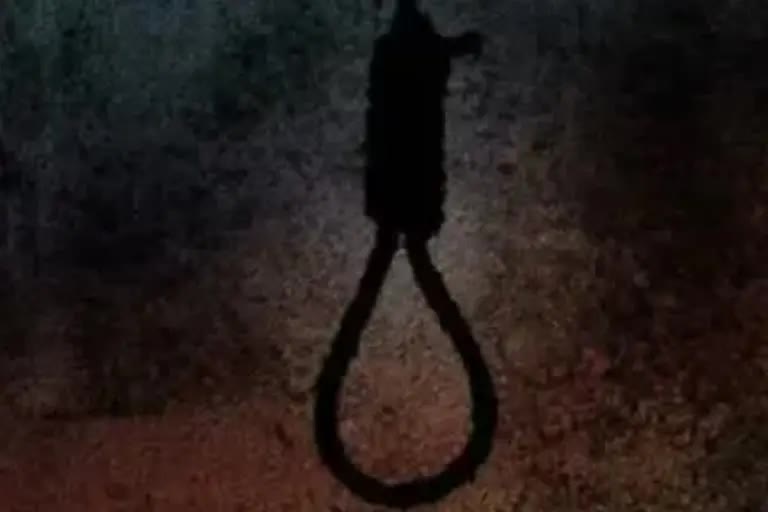 man committed suicide in dhanbad