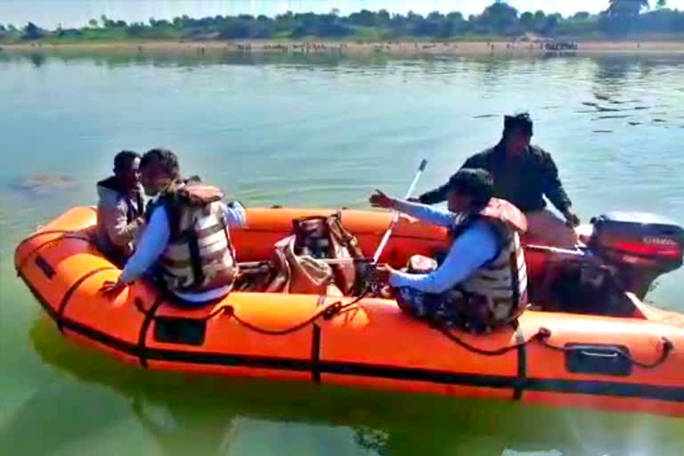 boat accident in narmada river