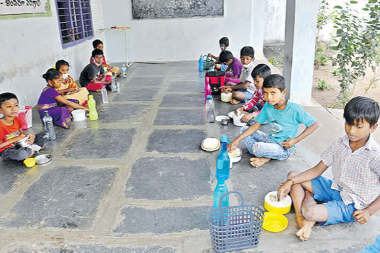 Midday meals in schools