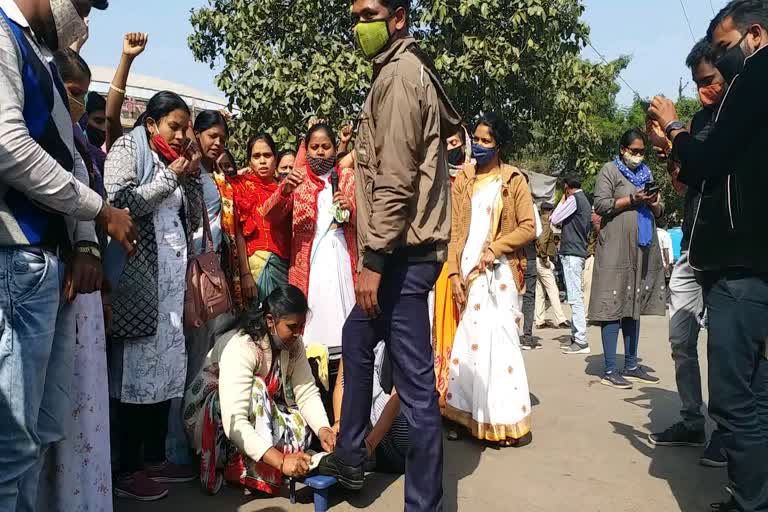 late Panchayat teacher protest