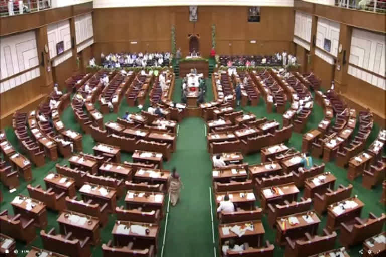 anti conversion bill, cabinet decided to table anti conversion bill, table anti conversion bill in belagavi session, belagavi winter session, belagavi winter session news, ಮತಾಂತರ ನಿಷೇಧ ಕಾಯ್ದೆ, ಮತಾಂತರ ನಿಷೇಧ ಕಾಯ್ದೆ ಮಂಡಿಸಲು ಕ್ಯಾಬಿನೆಟ್​ ತೀರ್ಮಾನ, ಬೆಳಗಾವಿ ಅಧಿವೇಶನದಲ್ಲಿ ಮತಾಂತರ ನಿಷೇಧ ಕಾಯ್ದೆ ಮಂಡಿಸಲು ನಿರ್ಧಾರ, ಬೆಳಗಾವಿ ಚಳಿಗಾಲ ಅಧಿವೇಶನ, ಬೆಳಗಾವಿ ಚಳಿಗಾಲ ಅಧಿವೇಶನ ಸುದ್ದಿ,