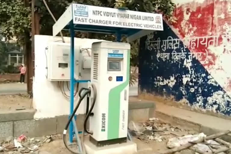 Electric Vehicle Charging Station of Tilak Nagar not started