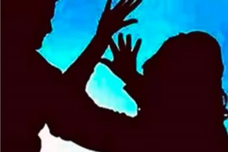 A man was arrested for allegedly raping a minor girl in Dadwada  Dalit minor girl raped in Rajasthan  രാജസ്ഥാനില്‍ ദളിത് പെണ്‍കുട്ടി പീഡിപ്പിക്കപ്പെട്ടു  പീഡനത്തിന് യുവാവ് രാജസ്ഥാനില്‍ അറസ്റ്റില്‍