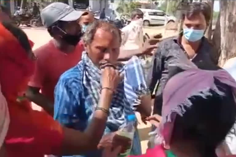 Farmer commits suicide at Tahsildar's office at nangunooru