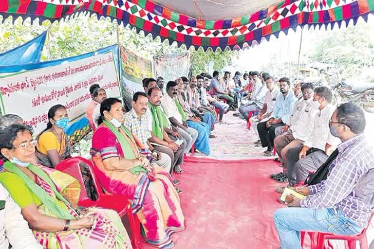 polavaram-expatriates-protest-at-polavaram