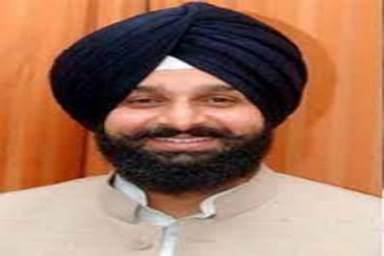 Punjab Police issue lookout notice against Akali leader Bikram Majithia