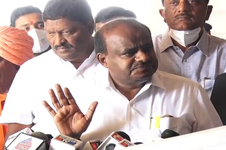 Two national parties are debating in the House for vote bank: ex cm kumaraswamy
