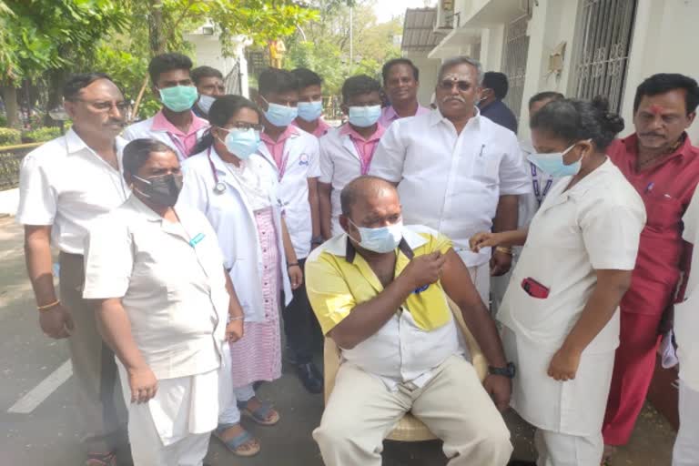 Vaccination Mandatory:’புதுச்சேரி சட்டப்பேரவைக்குள் வரும் ஊழியர்கள் மற்றும் பொதுமக்களுக்கு தடுப்பூசி கட்டாயம்...!’