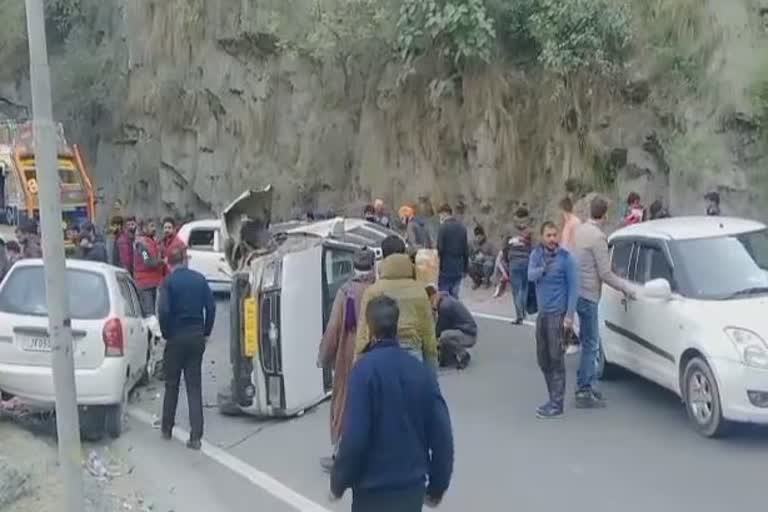 three-injured-in-road-accident-at-chanderkote-ramban