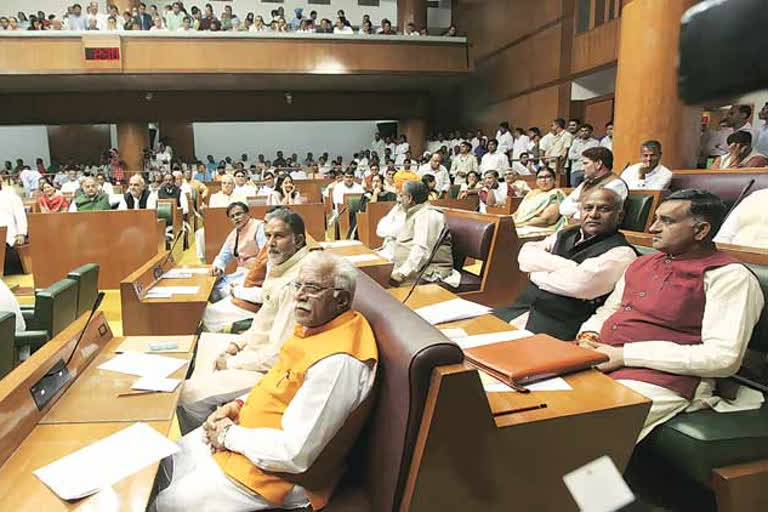 Cases registered against farmer in Haryana  farmer cases over stubble burning  Stubble burning cases  Haryana Vidhan Sabha  വൈക്കോൽ കത്തിച്ചതിന് കര്‍ഷകര്‍ക്കെതിരെ കേസ്