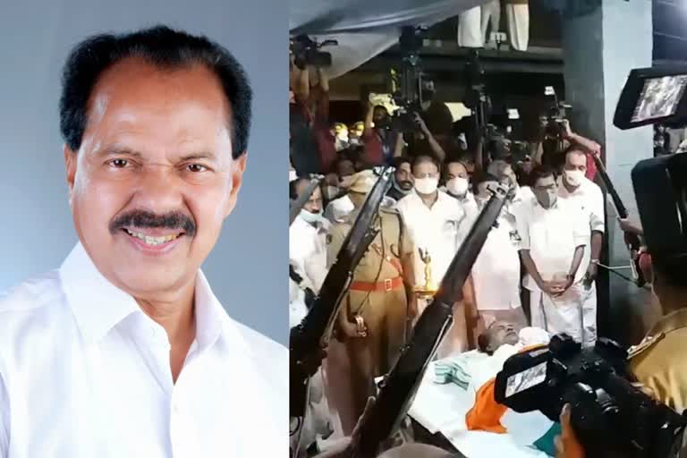 PT THOMAS BODY WAS CREMATED  പി.ടി തോമസിൻ്റെ മൃതദേഹം സംസ്‌കരിച്ചു  പി.ടി തോമസിൻ്റെ മൃതദേഹം കൊച്ചി രവിപുരം ശ്‌മശാനത്തിൽ സംസ്‌കരിച്ചു  പി.ടി തോമസിന് വിട  പി.ടി തോമസിന് അന്ത്യാഞ്ജലി അർപ്പിച്ച് ആയിരങ്ങൾ  Cogress leader PT Thomas