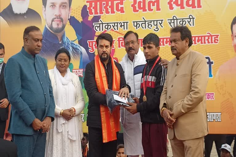 union minister anurag thakur