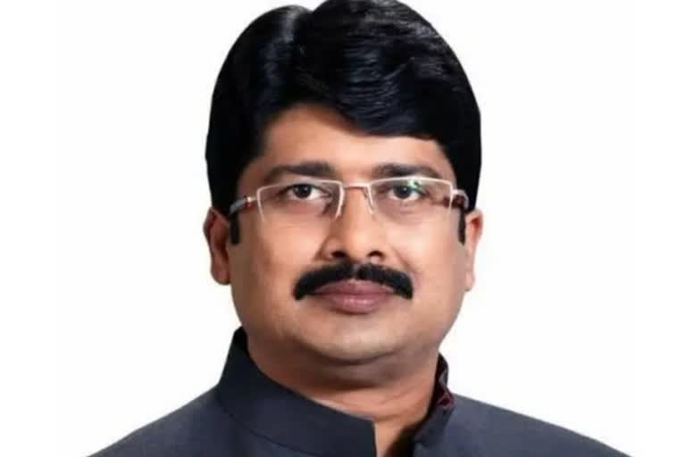 raja bhaiya coming closer to bjp after political souring with akhilesh