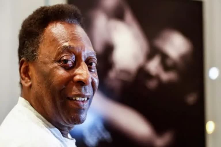 pele released from hospital  Brazilian soccer great Pele  ഇതിഹാസ താരം പെലെ ആശുപത്രി വിട്ടു  colon tumor pele  പെലെയെ ആശുപത്രിയിൽ പ്രവേശിപ്പിച്ചു  national latest news