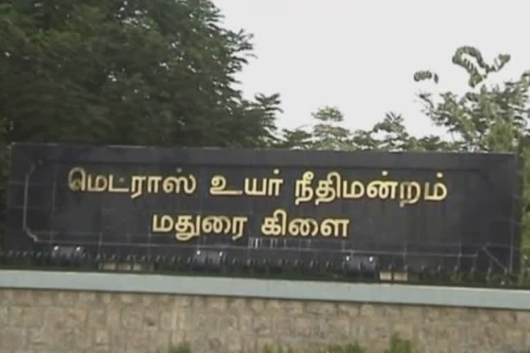 Kamuthi lawyer sexual Harrassment case  Madurai court take severe action against the lawyer  High court never compromised the abuse cases judge  நீதிமன்றத்தில் பணிபுரியும் பெண் ஊழியருக்கு பாலியல் தொல்லை கொடுத்த வழக்கு  மதுரை நீதிபதி முதன்மை மாவட்ட அமர்வு நீதிபதி தாக்கல் செய்த அறிக்கை  நீதிமன்றம் கண்களை மூடிக்கொண்டு இருக்க முடியாது மதுரை உயர் நீதிமன்றம்