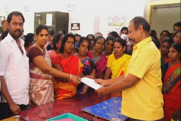 ஒரு மாத காலத்திற்குள் கோரிக்கை நிறைவேற்றவில்லை என்றால், Sattur Village people warn govt official