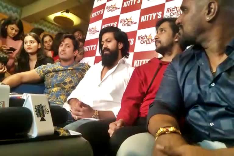 Rocking star Yash, Rocking star Yash reaction about Belagavi issue, Rocking star Yash news, ರಾಕಿಂಗ್ ಸ್ಟಾರ್ ಯಶ್​, ಬೆಳಗಾವಿ ಗಲಭೆ ಬಗ್ಗೆ ಪ್ರತಿಕ್ರಿಯಿಸಿದ ರಾಕಿಂಗ್​ ಸ್ಟಾರ್​ ಯಶ್​, ರಾಕಿಂಗ್​ ಸ್ಟಾರ್​ ಯಶ್​ ಸುದ್ದಿ,