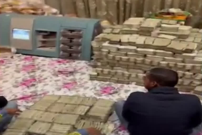 KANPUR RAID  Rs 177 crore seized from house of Kanpur perfume trader  കാൻപൂർ റെയ്‌ഡ്  കാൻപൂർ റെയ്‌ഡിൽ നോട്ടെണ്ണൽ പൂർത്തിയായി  വ്യവസായി പീയുഷ് ജെയ്‌ൻ റെയ്‌ഡ്  ആദായ നികുതി വകുപ്പ് റെയ്‌ഡ് പീയുഷ് ജെയ്‌ൻ  income tax department raid at kanpur trader