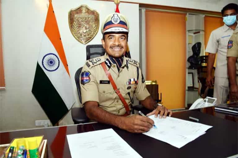 Hyderabad police commissioner CV Anand, hyderabad new cp