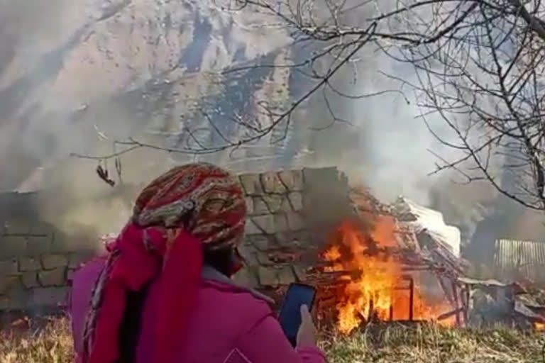 Fire incident in Karai village of Theog Shimla