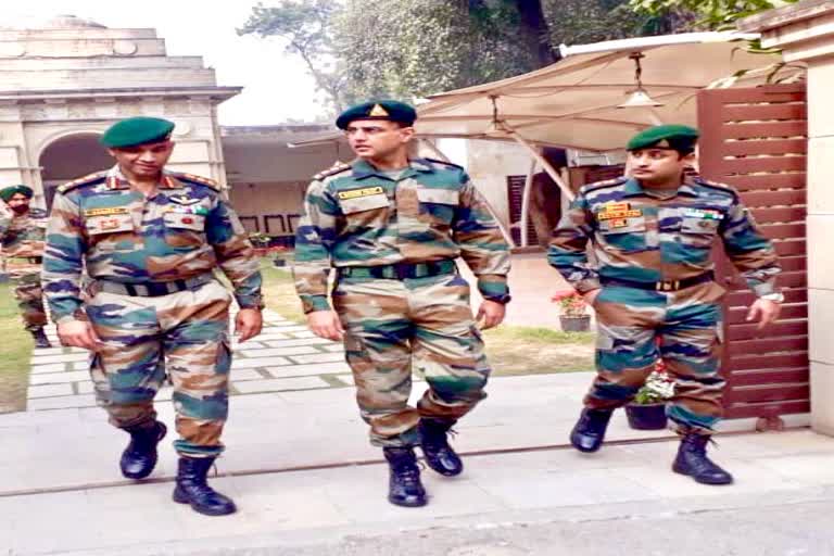 Sachin Pilot seen in army uniform