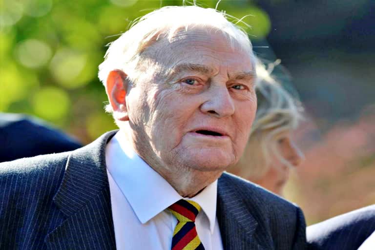 Former England Captain  Ray Illingworth Passes Away  Ray Illingworth Age Of 89  Captain Ray Illingworth Passes Away  Sports News  इंग्लैंड के पूर्व क्रिकेट कप्तान का निधन  कैंसर  खेल समाचार
